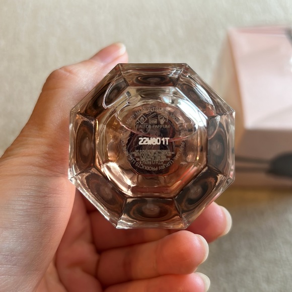 Victor & Rolf Flowerbomb - Picture 2 of 4